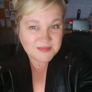 Meet your Posher, Debbie